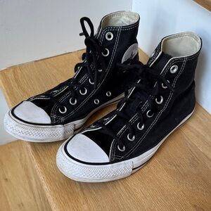 Converse hightop Chuck Taylor black sneakers All Star Size 7 women 5 men unisex